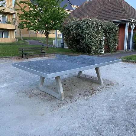 Le touquais Appartement dans résidence avec piscine et tennis Apartamento Touques